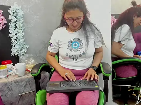 VictoriaSpenser online show from September 23, 2025, 8:45 pm