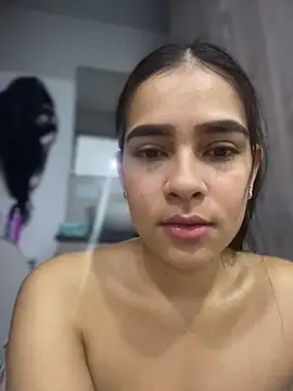 Snapshot of Valery_lux16 chatting on June 21, 2026, 4:20 pm Valery lux16 online show from June 21, 2026, 4:20 pm