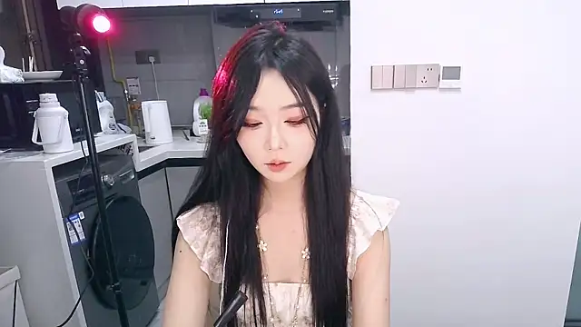 Miao-Maimiao online show from September 23, 2025, 3:04 pm