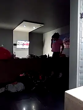 transreyna online show from December 25, 2024, 8:17 pm