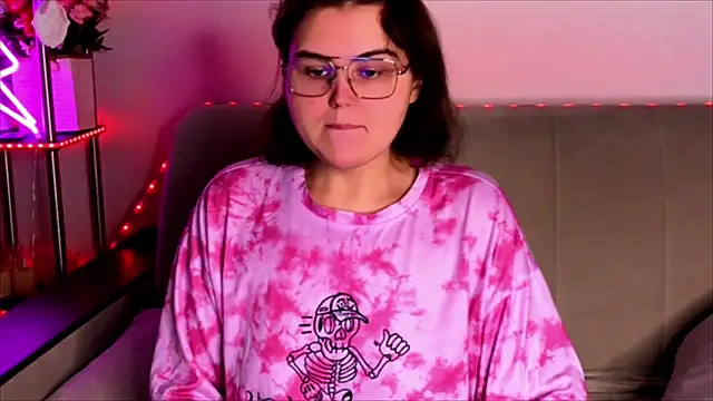  online show from November 13, 2025, 4:11 am