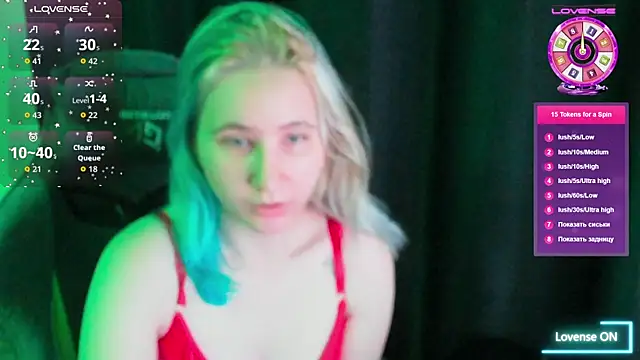 ChristinaFivePlus online show from November 9, 2025, 4:27 pm