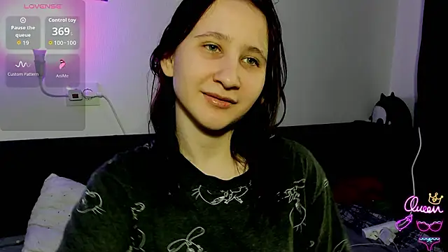 ChristinaFivePlus online show from March 18, 2026, 3:37 pm