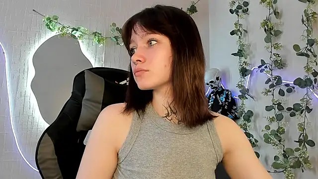 Elastikisss online show from April 19, 2026, 8:57 am