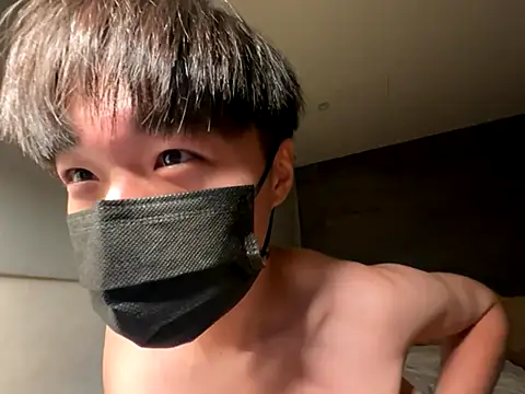 Yo155 online show from October 16, 2025, 4:52 pm