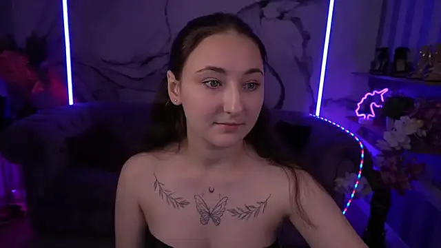 SashaDuvalle online show from September 29, 2025, 2:11 pm