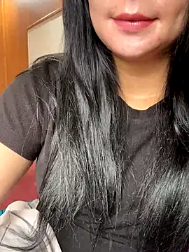 violet-00 online show from September 27, 2025, 2:16 am