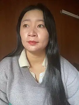 violet-00 online show from October 17, 2025, 12:14 am