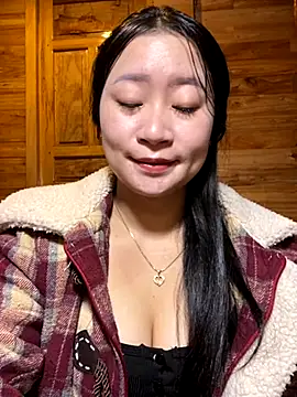 violet-00 online show from November 19, 2025, 1:49 am