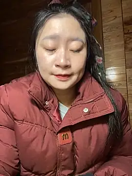 violet-00 online show from November 28, 2025, 1:08 am