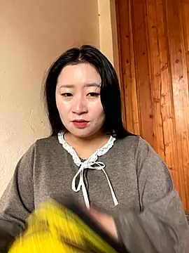 violet-00 online show from December 3, 2025, 1:57 am