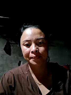 xuxulovezz online show from October 19, 2025, 11:55 am