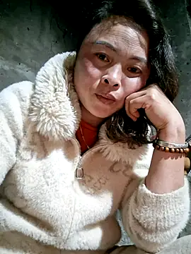 xuxulovezz online show from March 14, 2026, 1:05 pm