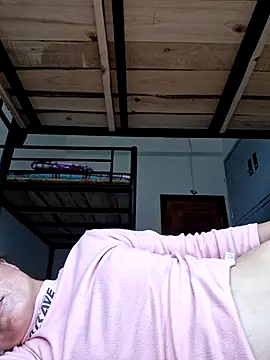 xuxulovezz online show from April 19, 2026, 5:18 am