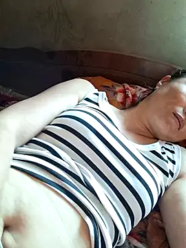 xuxulovezz online show from July 20, 2026, 3:21 am