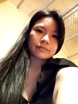 Snapshot of Suny_babyy chatting on April 28, 2026, 2:33 pm Suny babyy online show from April 28, 2026, 2:33 pm