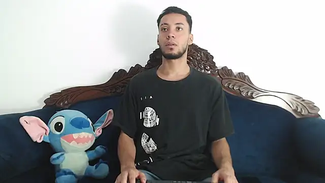 aroncooper1 online show from January 7, 2026, 3:53 am