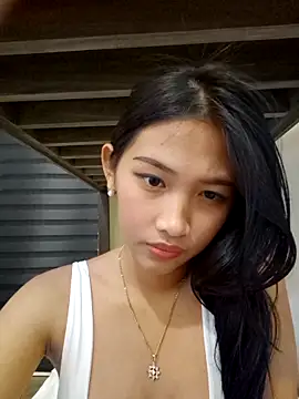 Snapshot of Bunny72772 chatting on October 29, 2025, 3:25 pm Bunny72772 online show from October 29, 2025, 3:25 pm