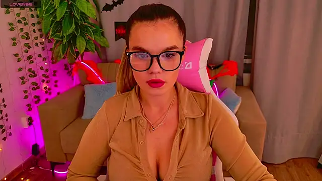 KellyHayden online show from November 1, 2025, 3:25 pm