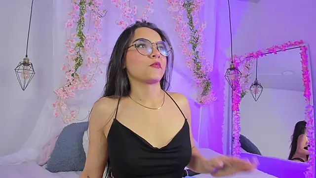 eimi rosse18 online show from February 9, 2026, 12:31 pm