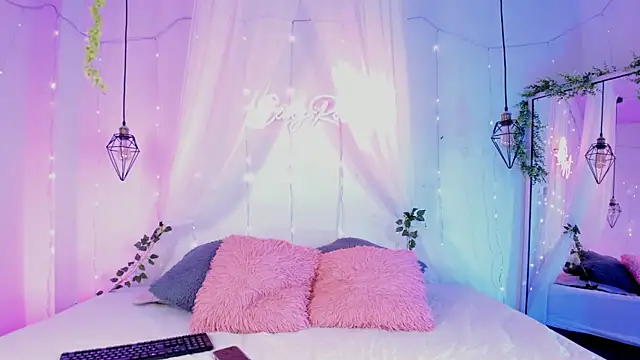 eimi rosse18 online show from April 17, 2026, 1:03 pm