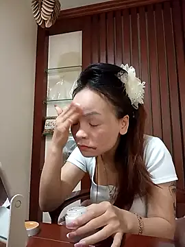    Dorry02    online show from November 11, 2025, 5:18 am