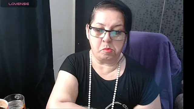 MissSanjanne online show from January 11, 2025, 8:43 pm