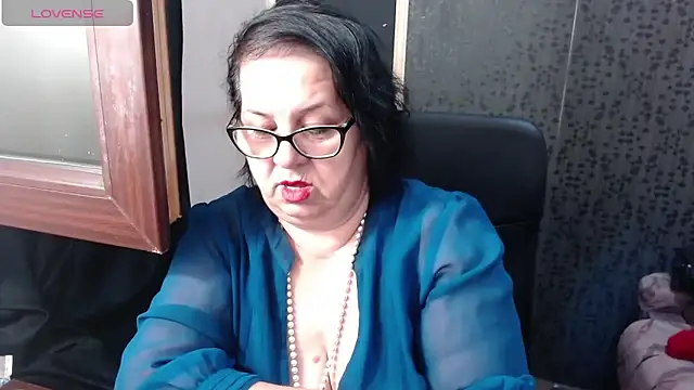 Snapshot of MissSanjanne chatting on June 3, 2026, 11:32 pm MissSanjanne online show from June 3, 2026, 11:32 pm