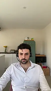 Snapshot of eauminerale chatting on February 25, 2026, 10:14 am eauminerale online show from February 25, 2026, 10:14 am