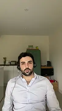 Snapshot of eauminerale chatting on March 6, 2026, 9:50 am eauminerale online show from March 6, 2026, 9:50 am