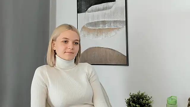 KelleDomin online show from September 26, 2025, 2:21 pm