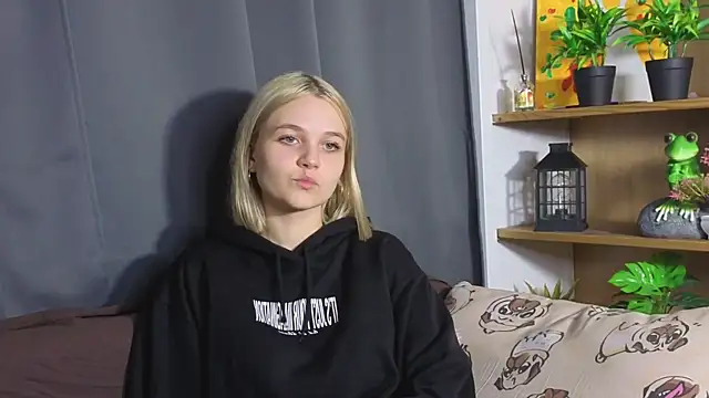 KelleDomin online show from October 2, 2025, 6:48 pm