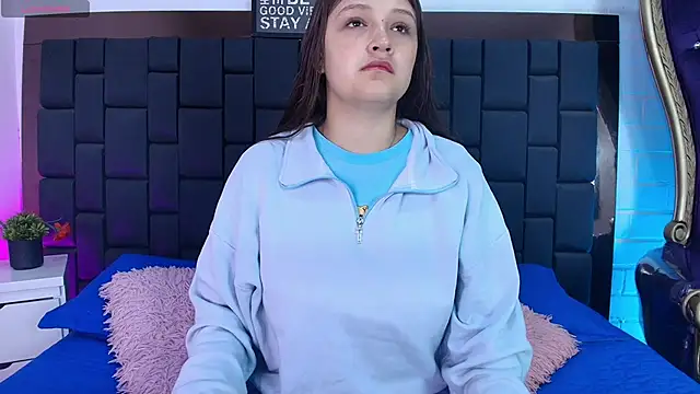 Krystal Heartss online show from November 24, 2025, 1:00 pm