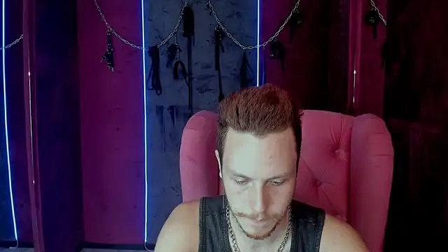 LeoMooree online show from October 16, 2025, 4:52 pm