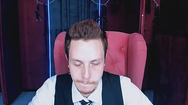 LeoMooree online show from November 1, 2025, 9:17 pm