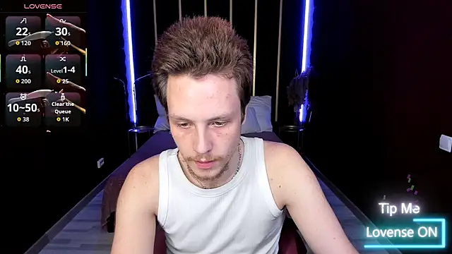 LeoMooree online show from December 4, 2025, 11:24 pm