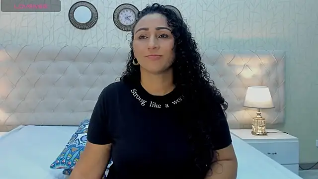 VaniaRose online show from October 29, 2025, 1:02 pm