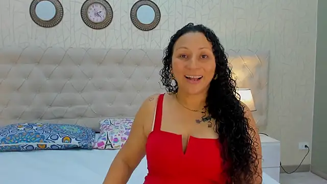 VaniaRose online show from November 29, 2025, 1:14 pm