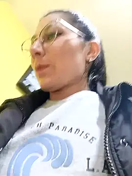 Mia-love-03 online show from October 7, 2025, 9:12 pm