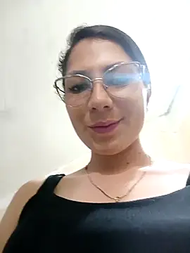 Mia-love-03 online show from October 23, 2025, 2:05 pm