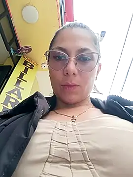 Mia-love-03 online show from November 5, 2025, 8:09 pm