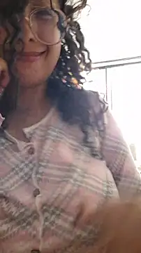 LondonHilton online show from April 12, 2026, 3:06 pm