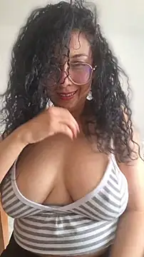 LondonHilton online show from April 18, 2026, 6:23 pm