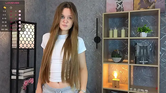 ElenoreReth online show from October 4, 2025, 3:21 pm