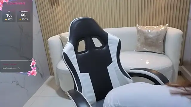 Snapshot of Skyler_Gracee_Tx chatting on November 13, 2025, 2:32 am Skyler Gracee Tx online show from November 13, 2025, 2:32 am