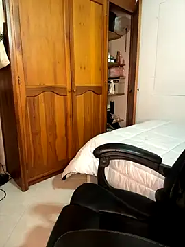 Bleer Rousse online show from October 7, 2025, 5:10 pm