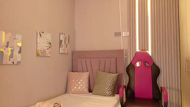 meli peach1 online show from December 15, 2025, 7:29 pm