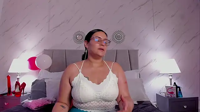 Snapshot of Michell_Monet chatting on January 15, 2026, 11:48 am Michell Monet online show from January 15, 2026, 11:48 am