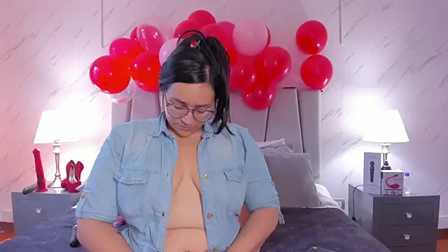 Snapshot of Michell_Monet chatting on February 15, 2026, 1:20 pm Michell Monet online show from February 15, 2026, 1:20 pm