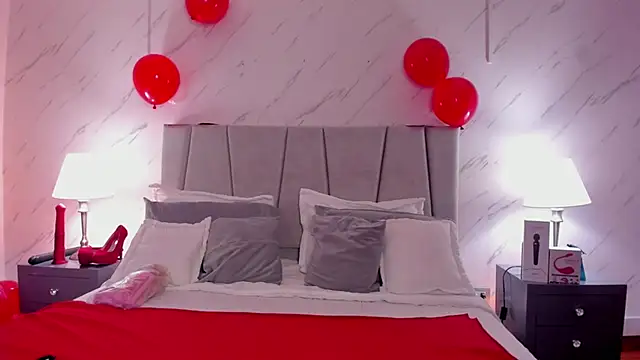 Snapshot of Michell_Monet chatting on February 18, 2026, 12:01 pm Michell Monet online show from February 18, 2026, 12:01 pm